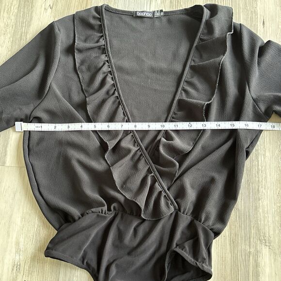 Boohoo Ruffle Top Bodysuit Size 6 - Picture 5 of 8